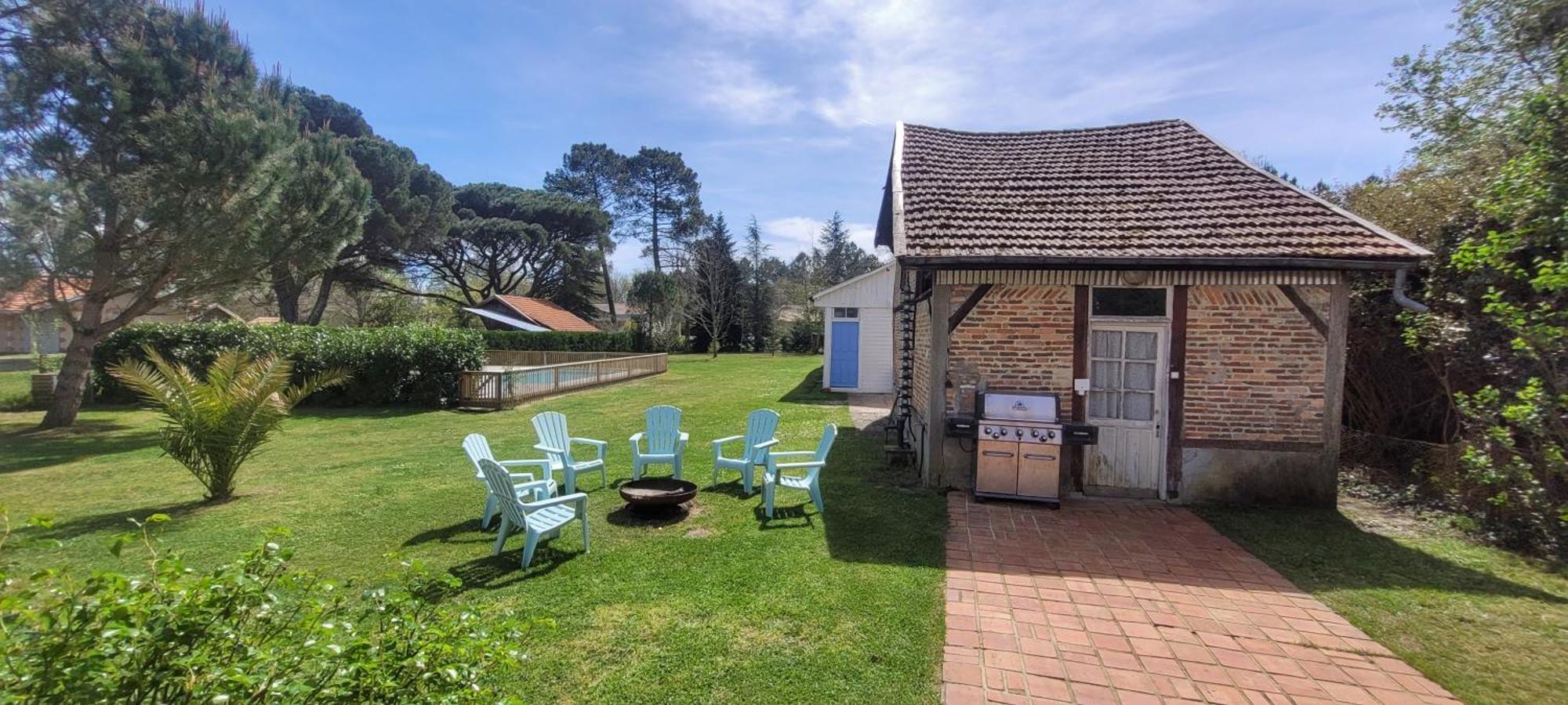 Holiday home Charmante Maison Dans Les Landes X 10 Avec Piscine Et Salle D Escalade